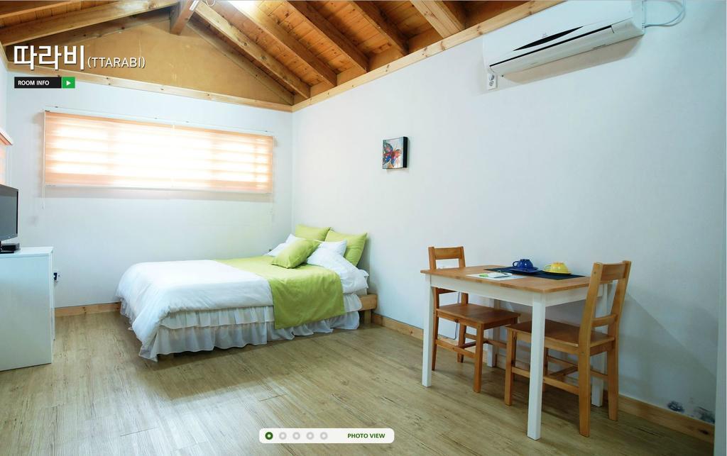 Gotjawal Geomunoreum Pension Чечжу Екстер'єр фото